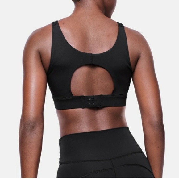 Outdoor Voices Lightform Circle Back Bra in Black (S) - Picture 3 of 12
